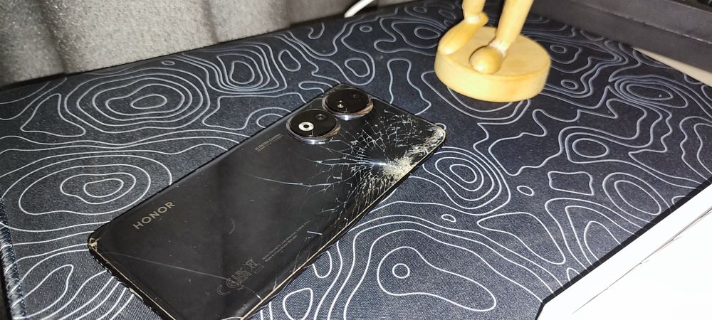 Продам HONOR 90!