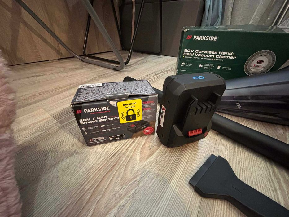 Прахосмукачка с включена батерия (Parkside)