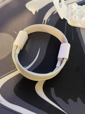 Vand Airpods Pro 2 cu Noise Cancelling Noi