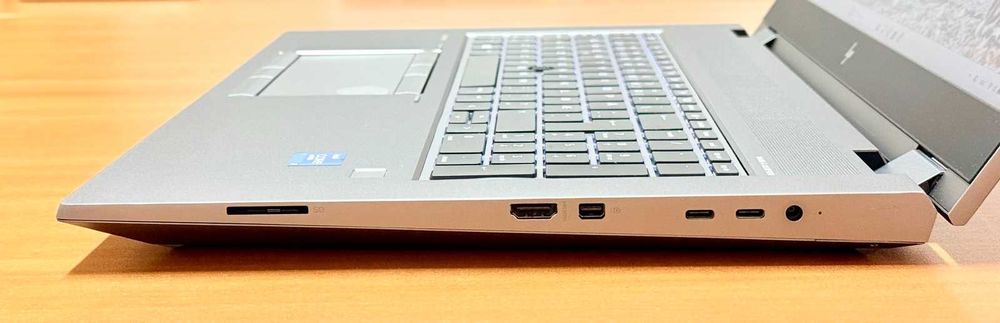 Core i7-11850H / 64GB RAM / RTX A5000 - 16GB / 1TB SSD / HP ZBook Fury 17 G8 / 17.3 FHD IPS 400nits – КАТО НОВ