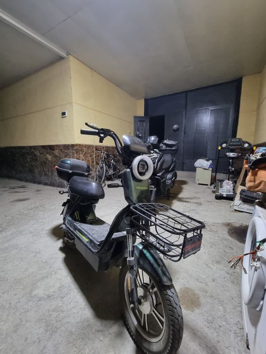 Tesla elektra skuter