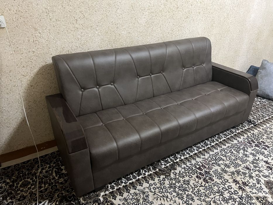 Divanlar sotiladi hammasi yangi ishlatilmagan !