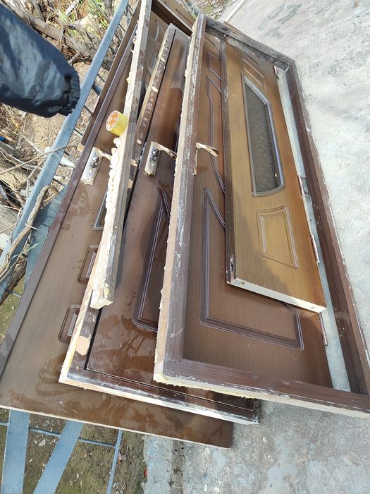 Срочно продаю межкомнатные двери хорошего качества.