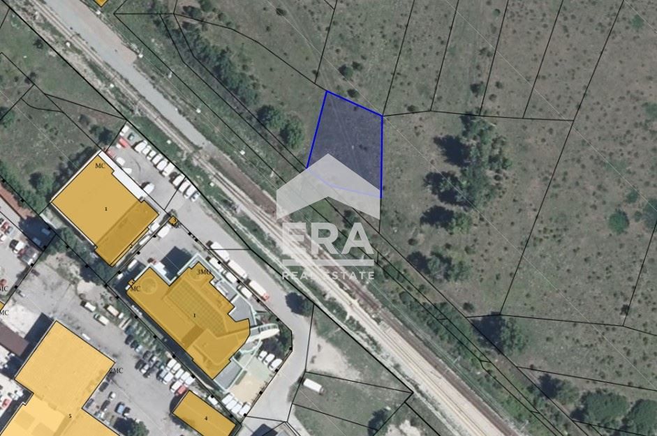 Парцел в НПЗ Искър