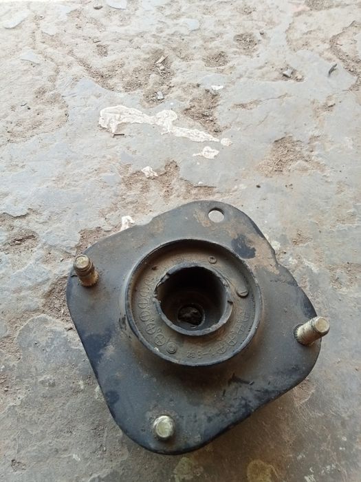 Мазда кронс 626.