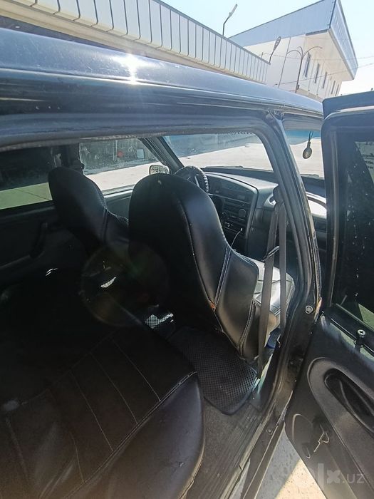 Lada 2115 sotiladi 2011 yil
