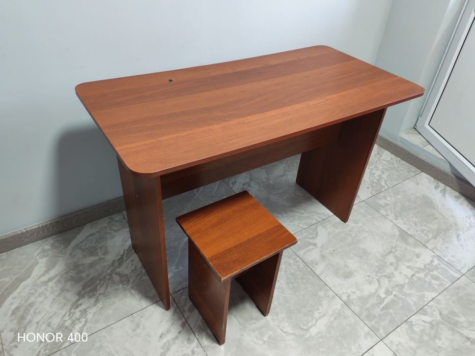 Продам стол со стулом