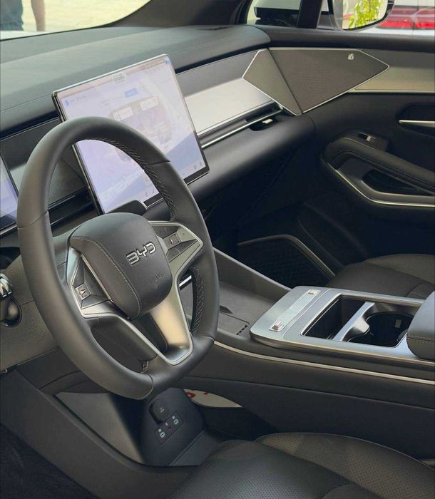 BYD ATTO 8 гибрид