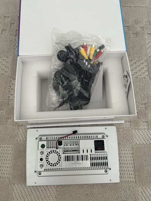 Андроид «MEKEDE 10”» новая