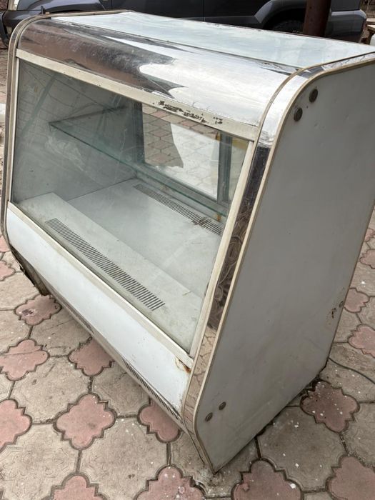 Витринный холодильник