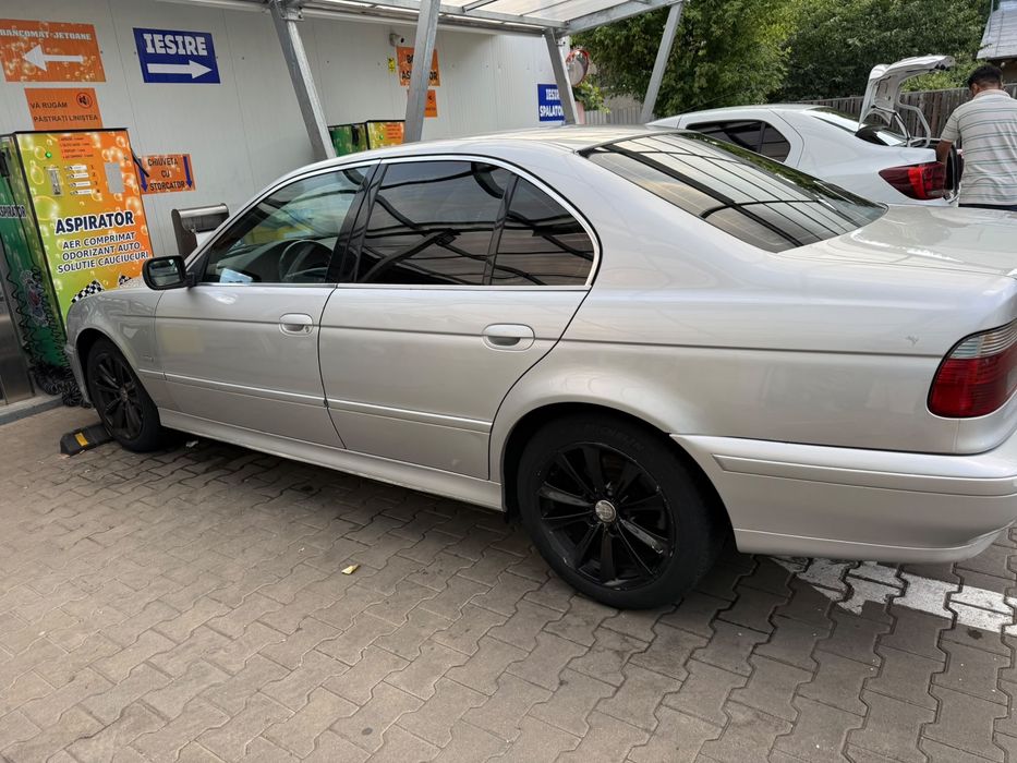 BMW 5 Series 0 — imagine 3