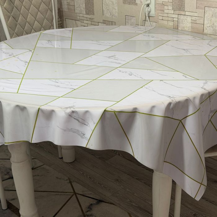 Круглый стол и 6 стулев