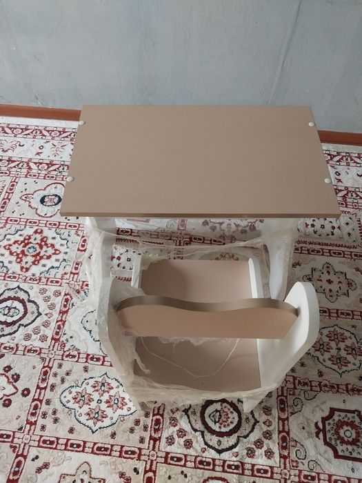Детский столик новый