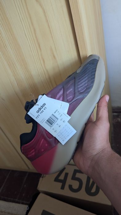 Yeezy 700 Fade Carbon Reflective