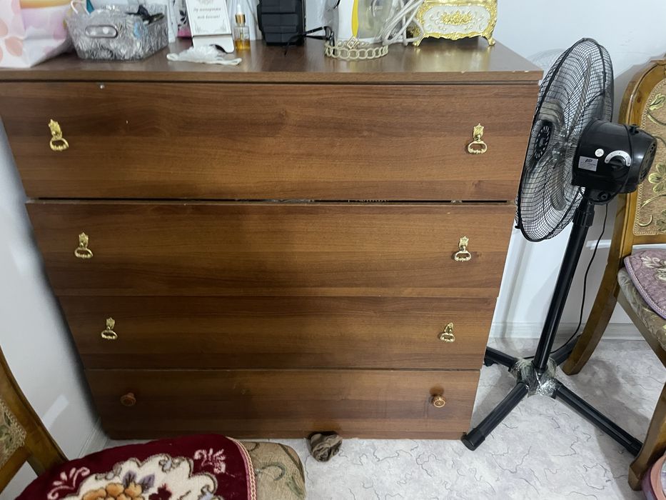 Продаю камод качество хорошем состояние