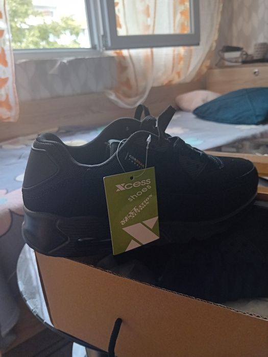 Чисто нови обувки