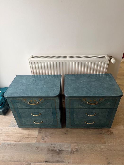 Vând 2 noptiere - stare bună