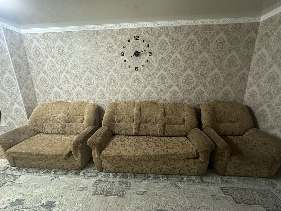 Продам диван тройку