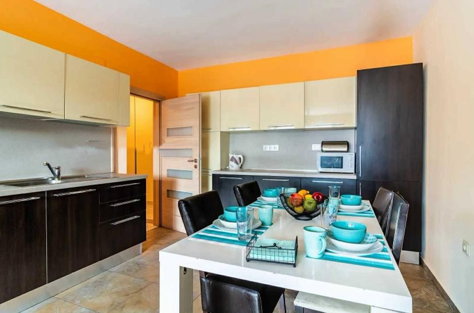 Дава се под наем Двустаен апартамент в София, Стрелбище - 70 кв.м за 700 € - Снимка #2