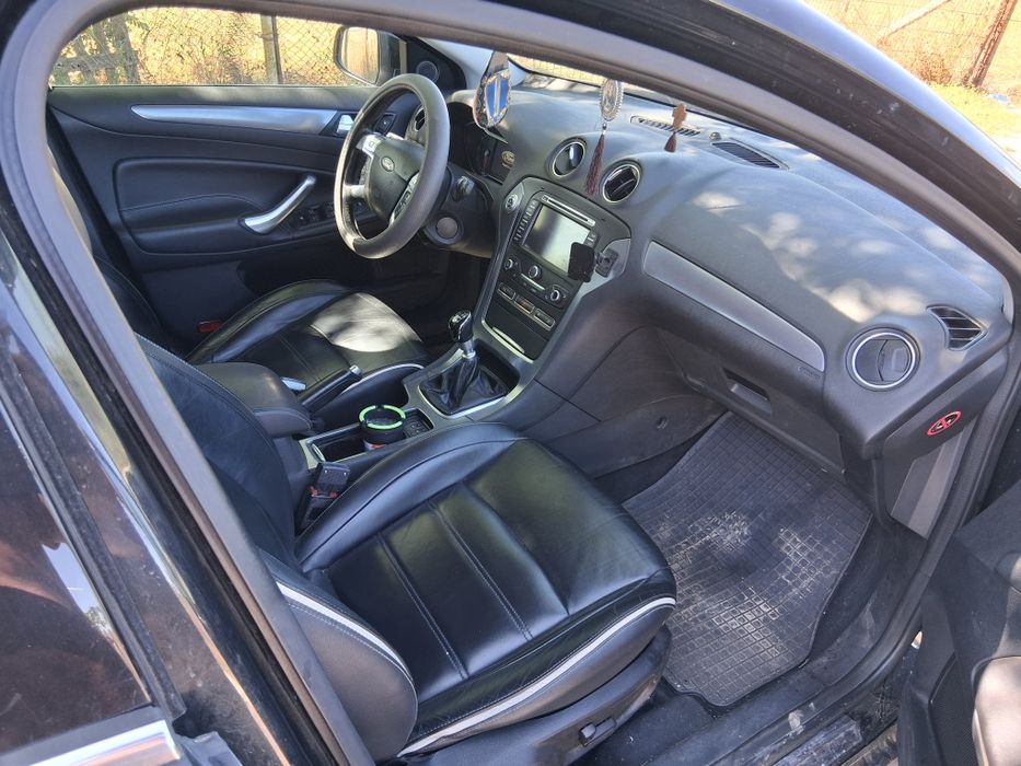 Vand sau schimb ford mondeo mk4 titanium x