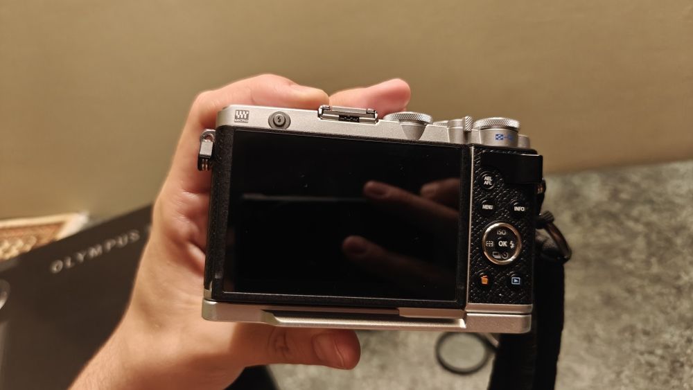 Olympus PEN E-P7 + объективы (Micro 4/3)
