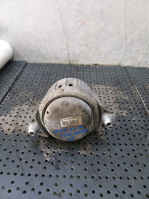 Suport tampon motor dreapta 2.2 cdi mercedes c class w204 a2122404217q1