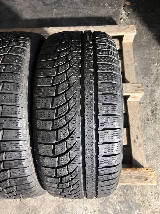 2 anvelope iarna 215/40/17 , Nokian , 6.8 mm