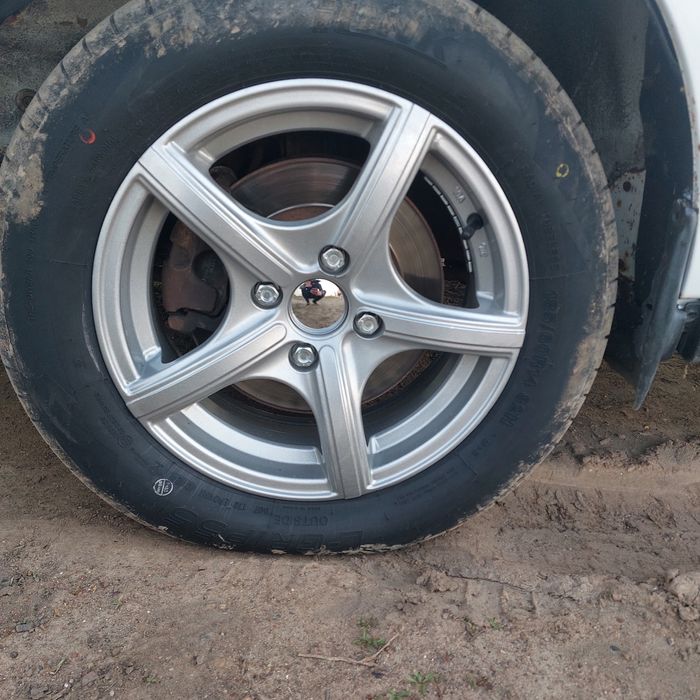 Продам диски с шинами