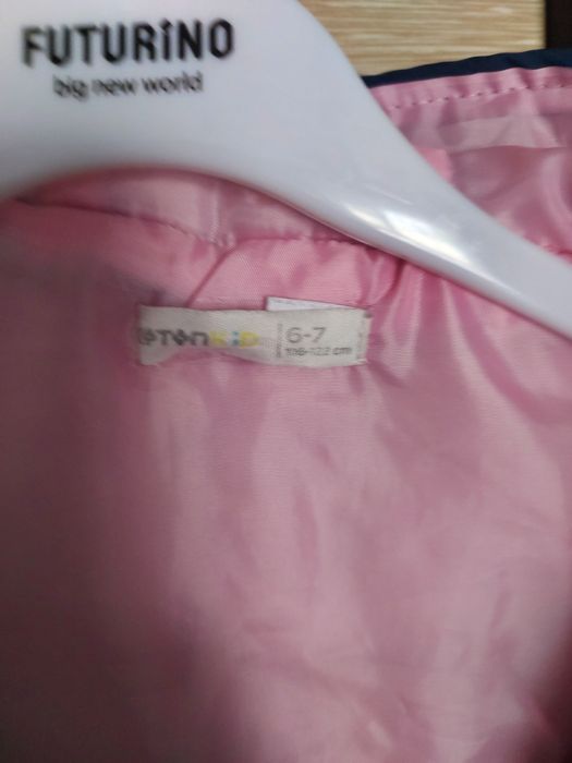 Продам 2 жилетки на девочку