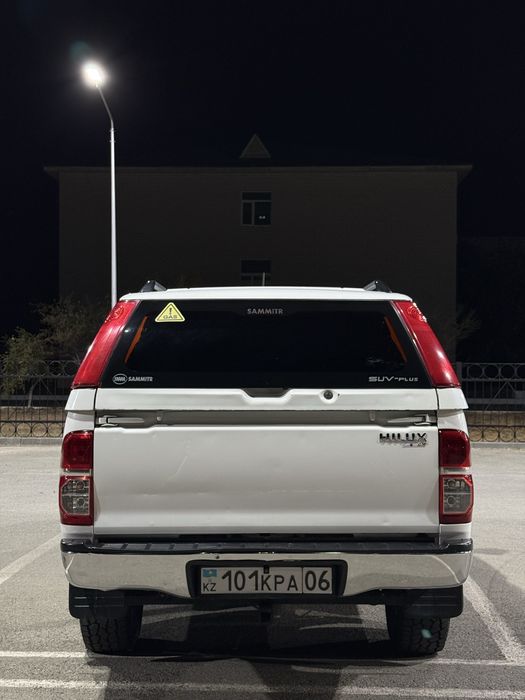 Toyota Hilux 2012 газ бензин