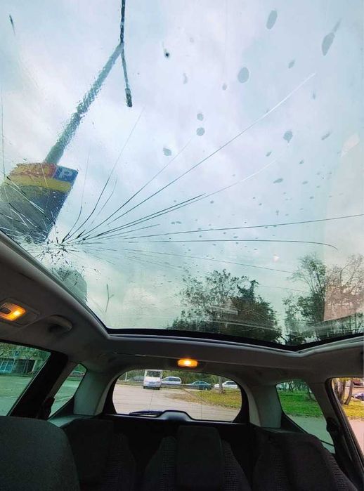 Peugeot 5008 от Нидерландия, панорамно стъкло на покрива за смяна