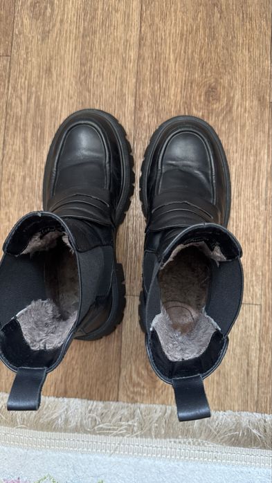 Продам зимние челси, натуралка