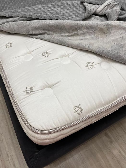 Продам двухспальную кровать