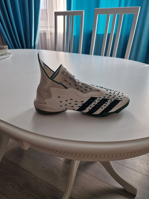 Бутсы предаторы футбольные