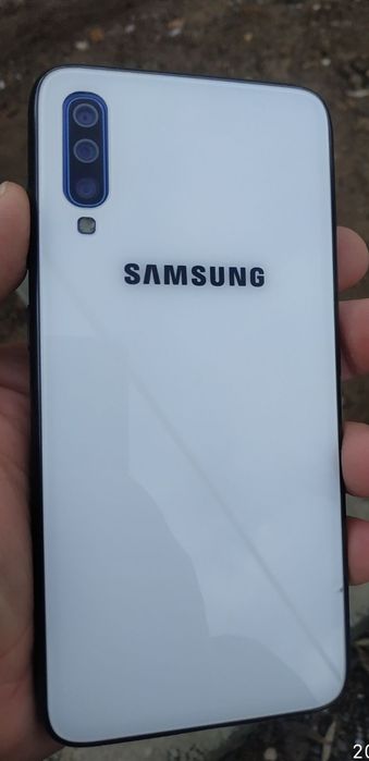 Продам или обменяю Samsung A70, 6/128.
