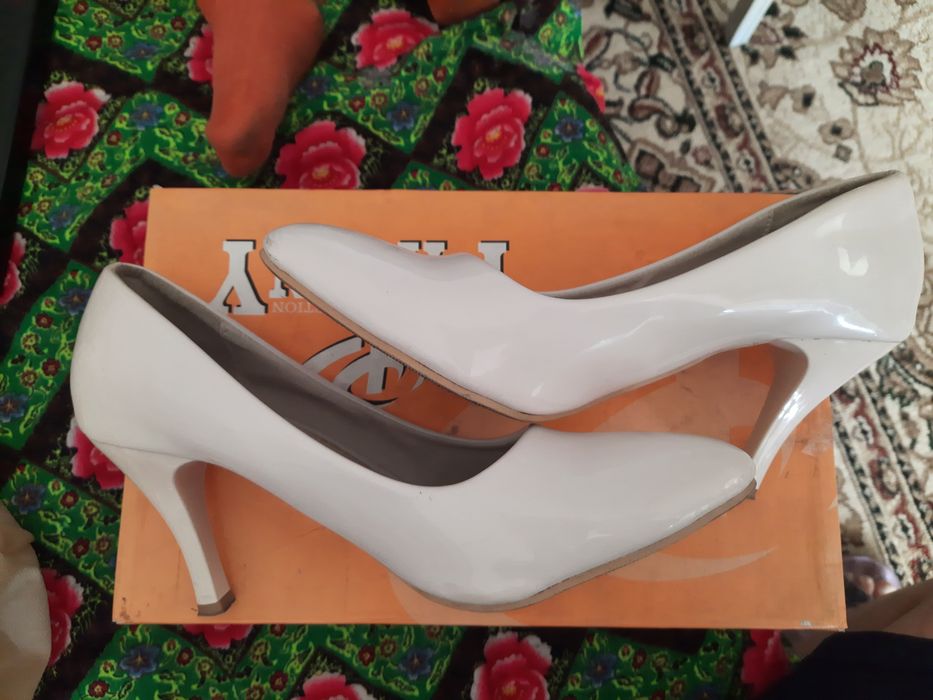 Продам туфли женские