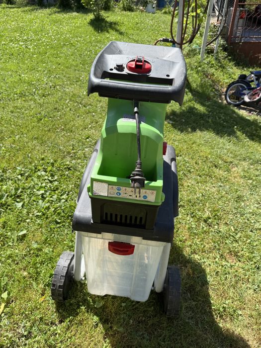Валцова самопридърпваща дробилка 2500W