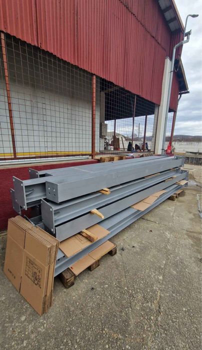 Vând stâlp și ferme pentru structură metalică