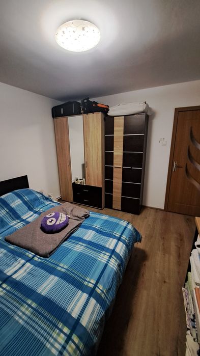 Inchiriez apartament 3 camere in Tudor