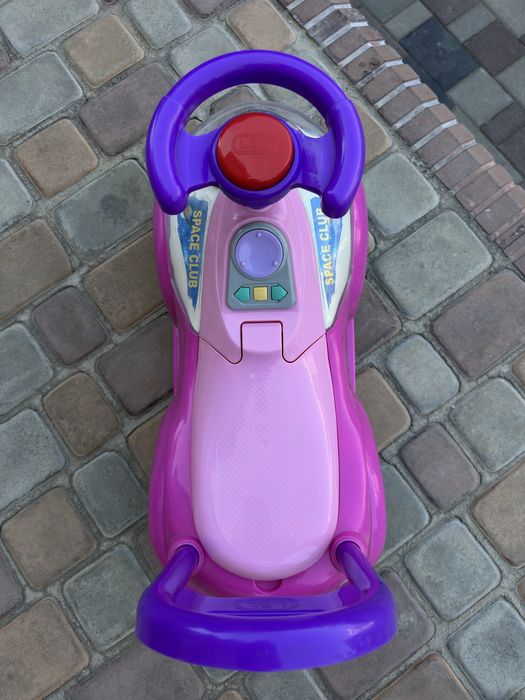 Толокар (машинка-каталка) для девочки