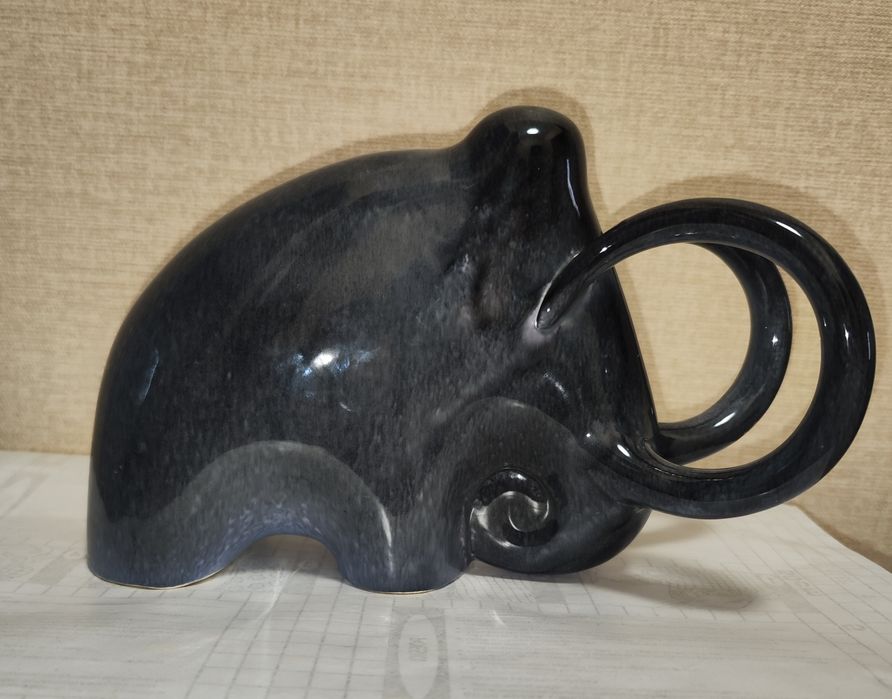 Антикварная статуэтка