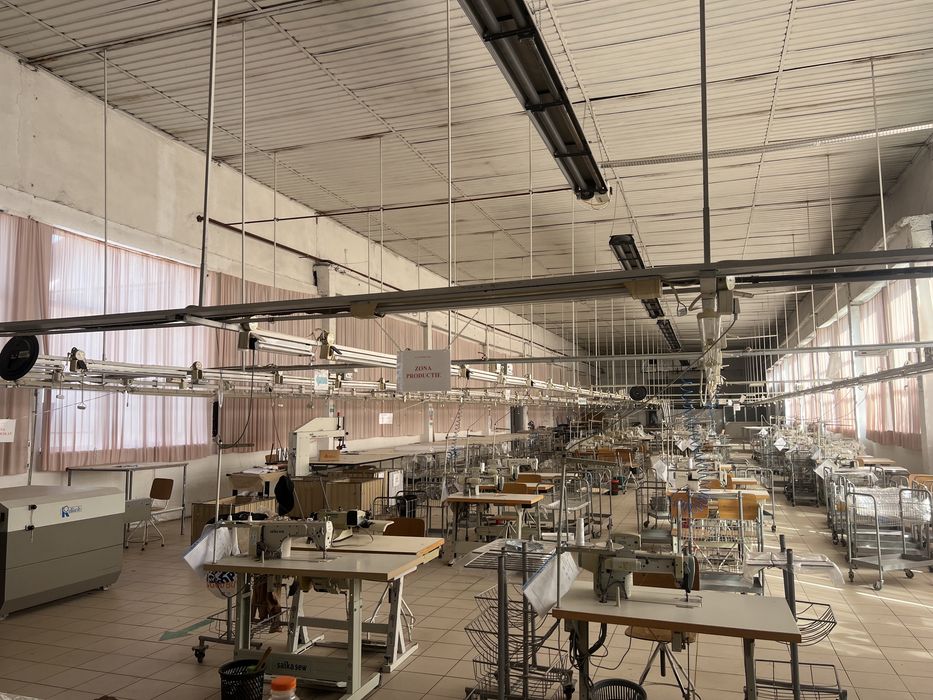 Utilaje confectii, masini de cusut, mese de calcat, plotter, etc.