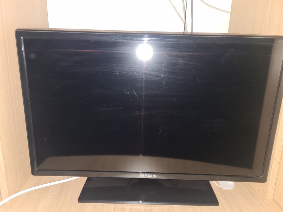 Телевизор Samsung 28 инча