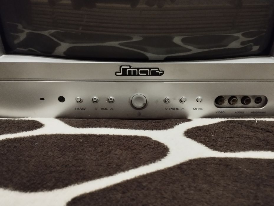 Телевизор  фирмы Smart диагональ 35 см