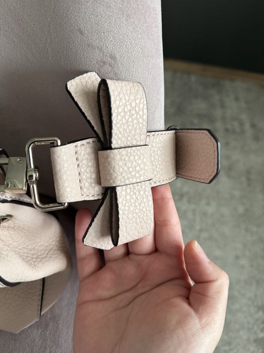 Чанта Guess Caroline