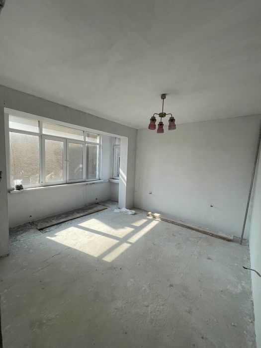 Продава се Четиристаен апартамент в Попово - 104 кв.м за 1010 €/кв.м - Снимка #12