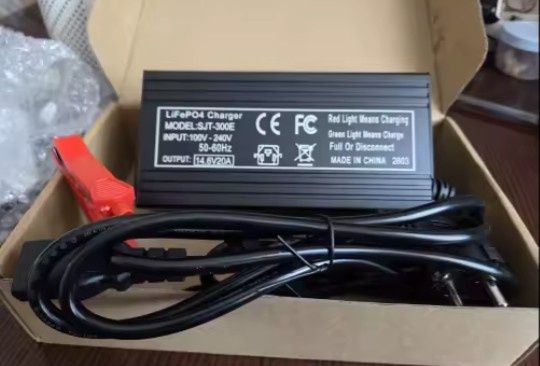Smart Lifepo4 Зарядно 14.6v 20A