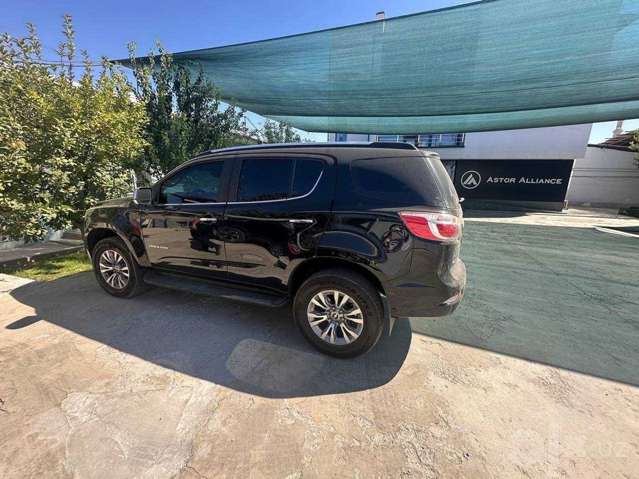 Chevrolet Trailblazer sotiladi