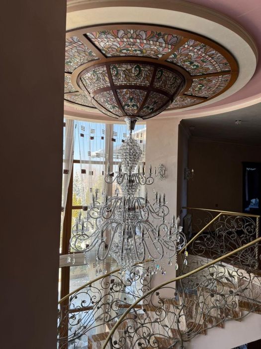 Люстра в отличном состоянии