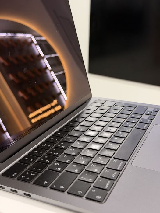 MacBook Air M2•256GB/96%